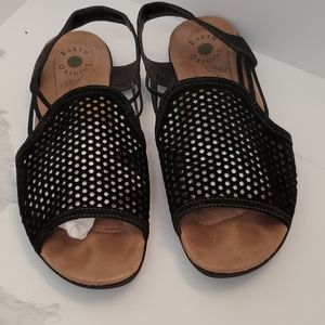 Earth Origins sandals 9W black suade
